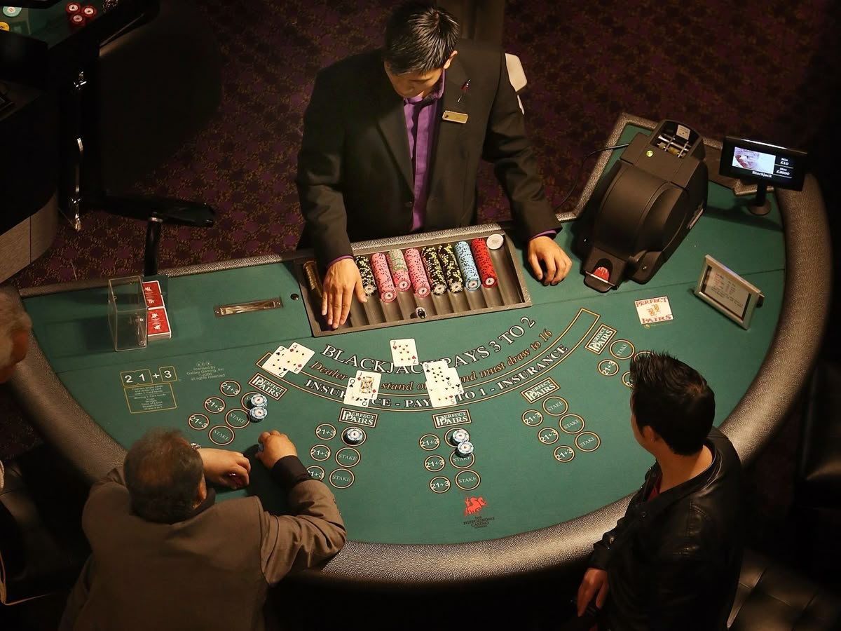 Blackjack 21 کیسینو میں پوکر گیمز